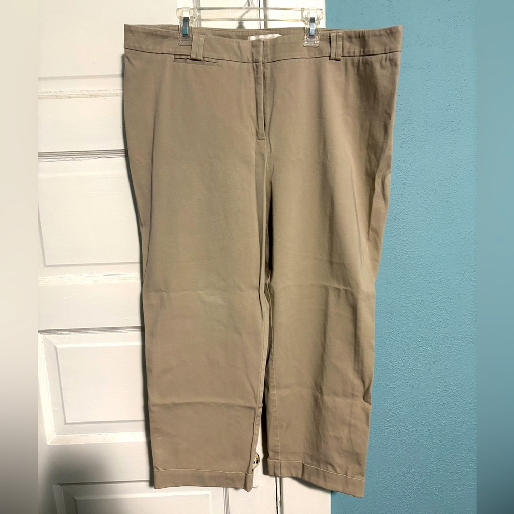 NWOT Chico’s Khaki Straight Leg Pants